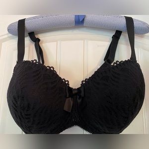 New Antigel bra black 36F